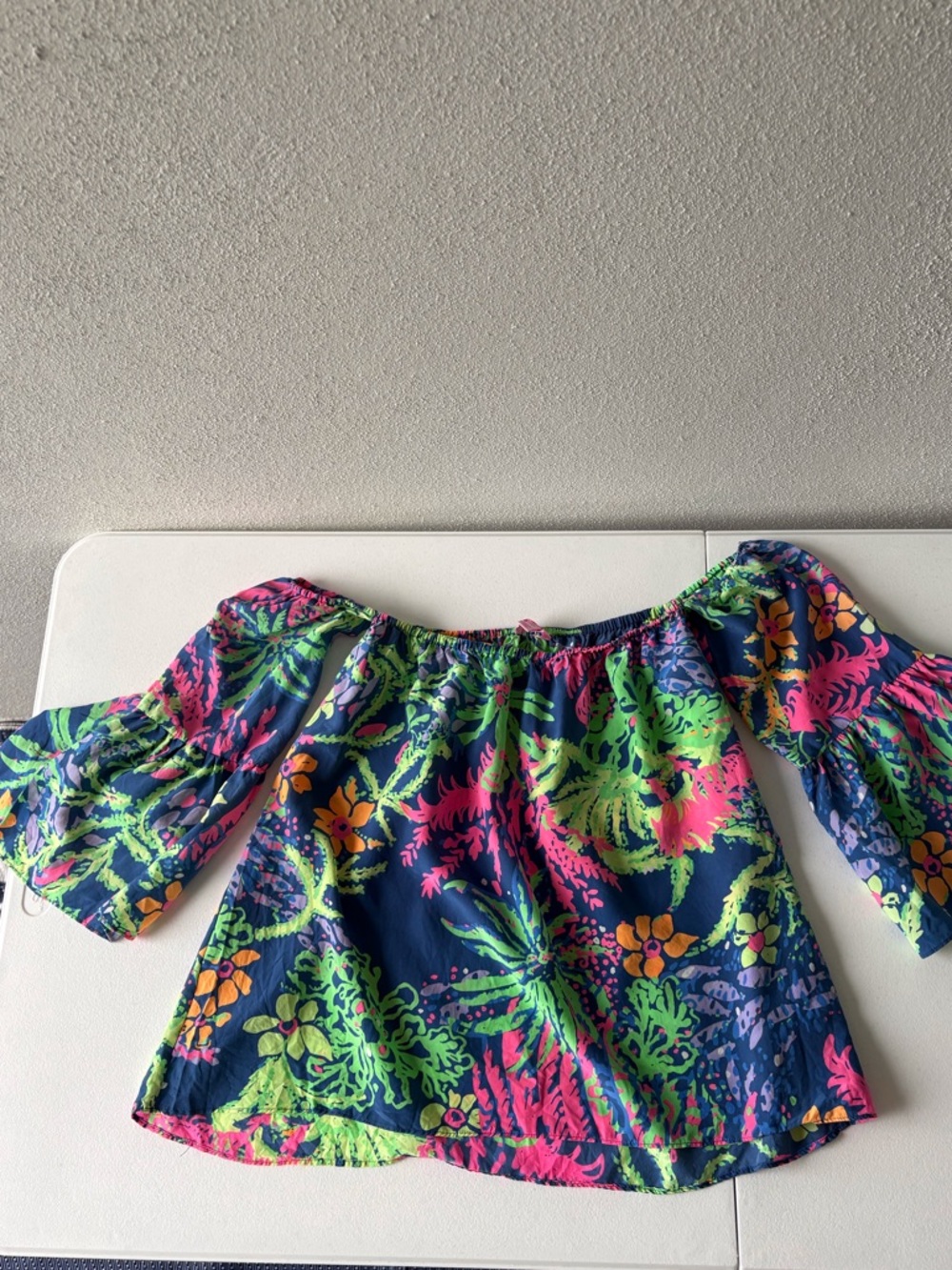 Lilly Pulitzer Sanilla XS Off Shoulder Top in The Lapis Floral Pattern Resort